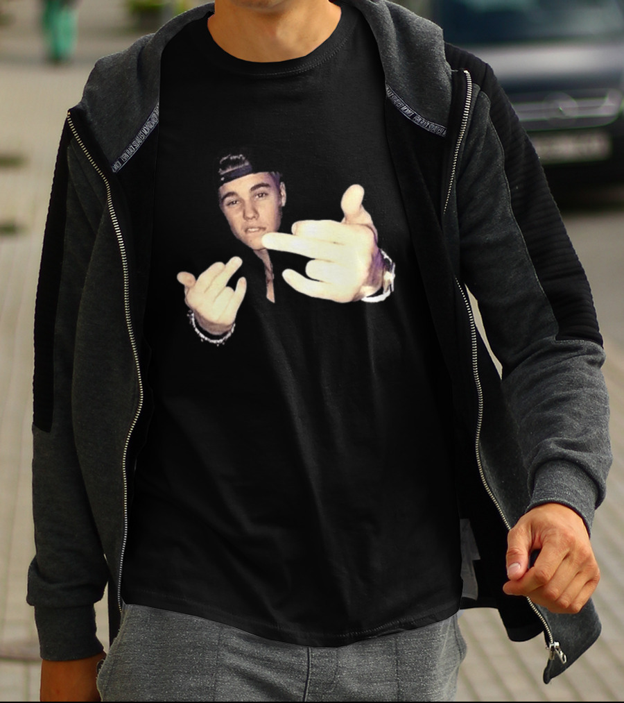 Justin Bieber Middle Finger Gesture Bold Expression T-Shirt