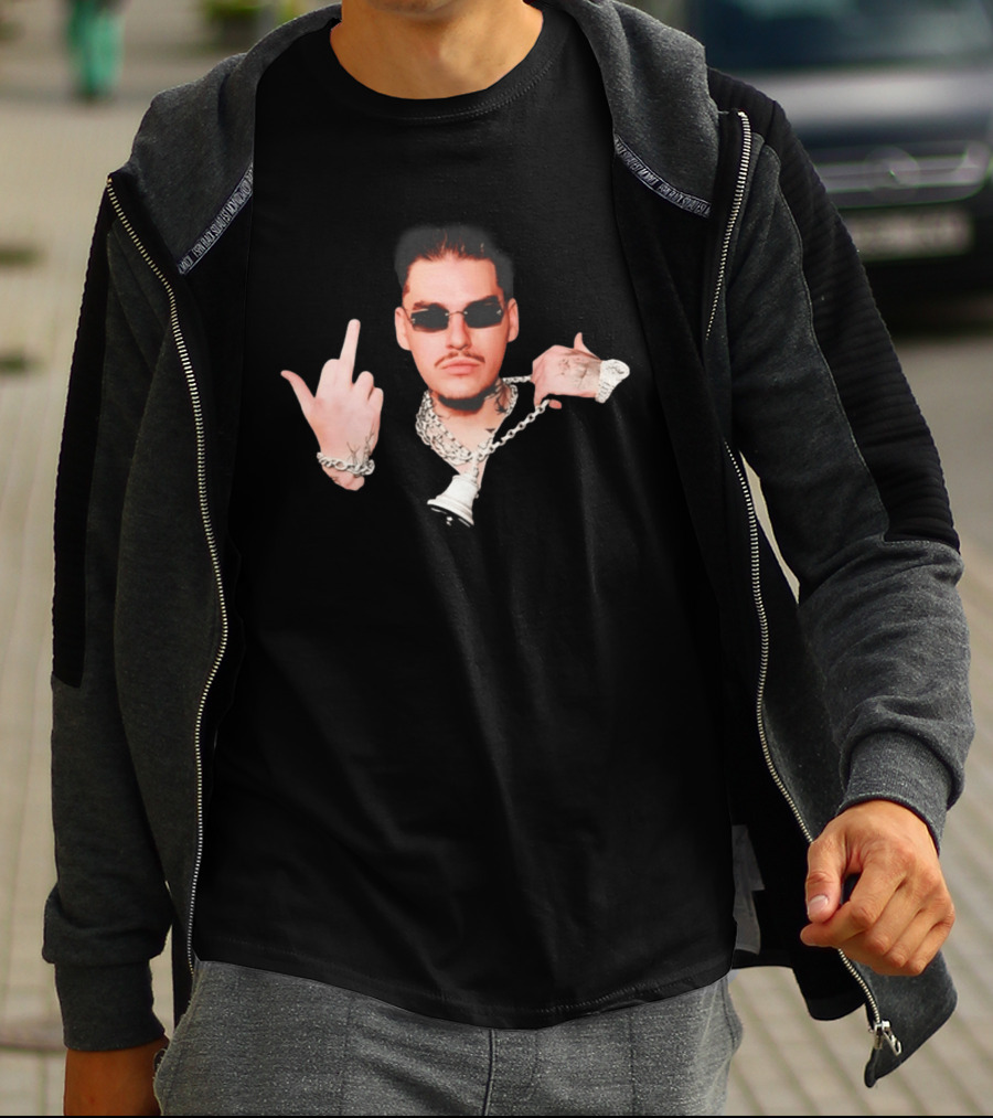 Yeat Rapper Star With Sunglasses Chain Middle Finger Gesture T-Shirt