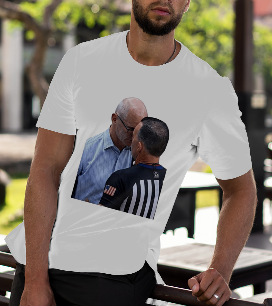 Dan Hurley Uconn Huskies Headbutt Confrontation With Referee Basketball Moment T-Shirt