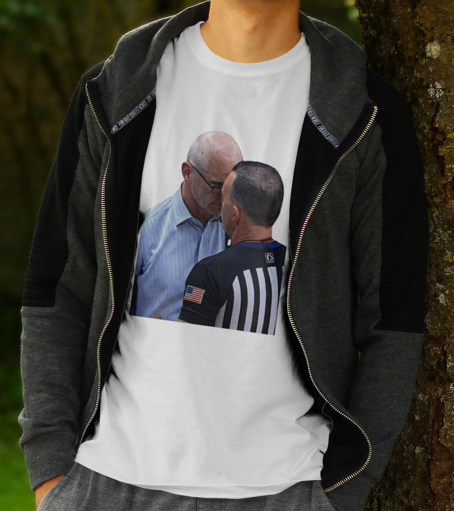 Dan Hurley Uconn Huskies Headbutt Confrontation With Referee Basketball Moment T-Shirt