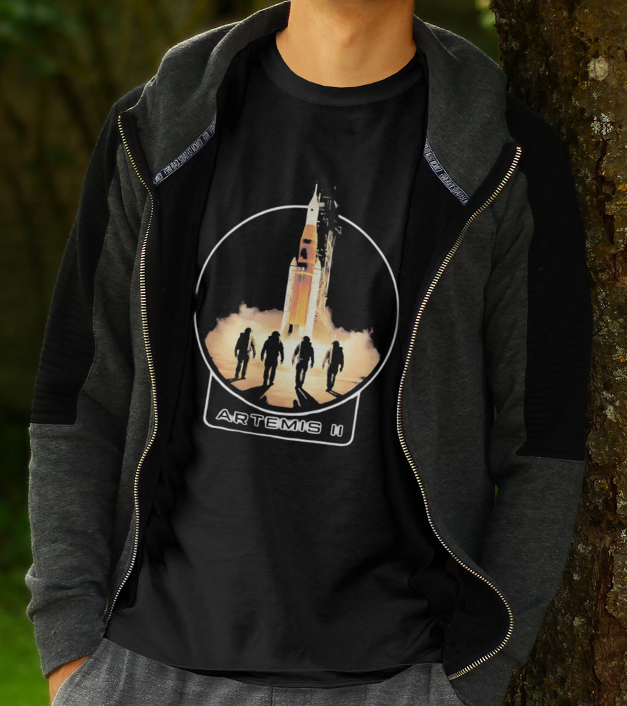 Artemis II Astronauts And Rocket Launch Moon Mission T-Shirt