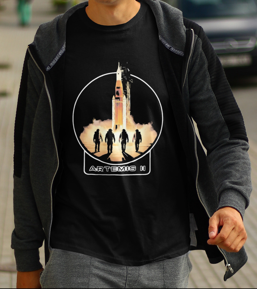 Artemis II Astronauts And Rocket Launch Moon Mission T-Shirt