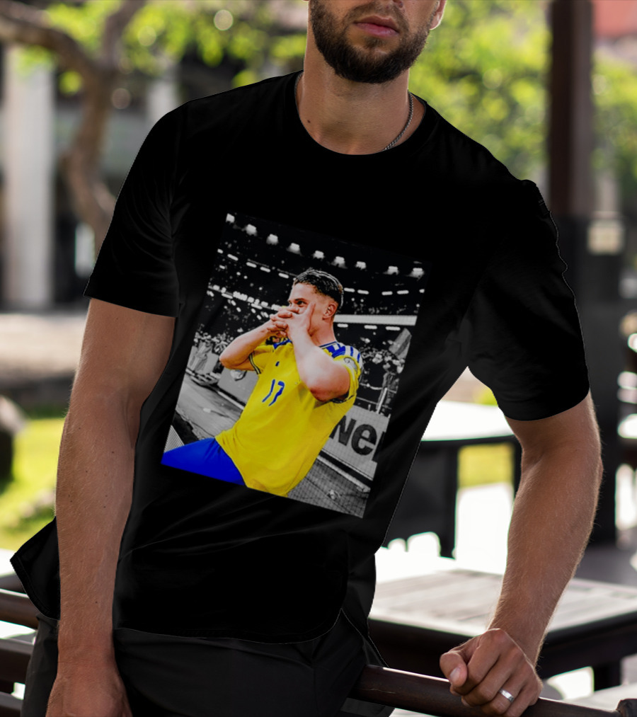 Viktor Gyokeres Sweden Yellow Soccer Jersey Celebration T-Shirt