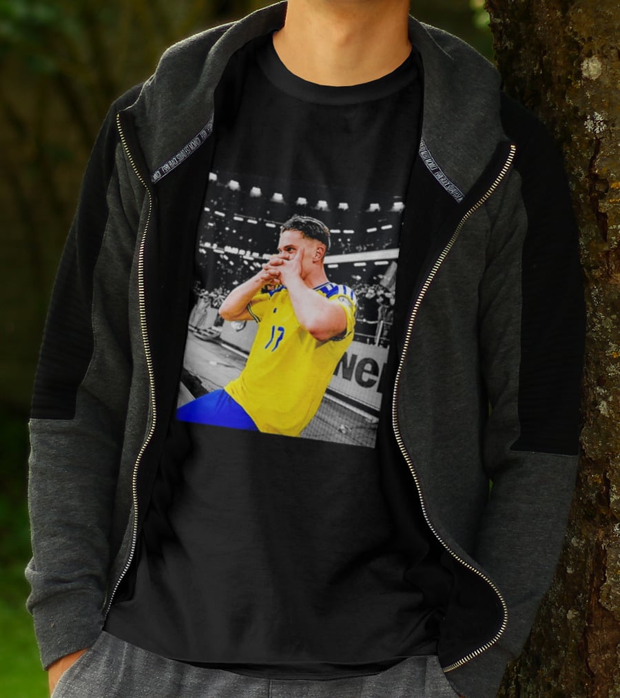 Viktor Gyokeres Sweden Yellow Soccer Jersey Celebration T-Shirt