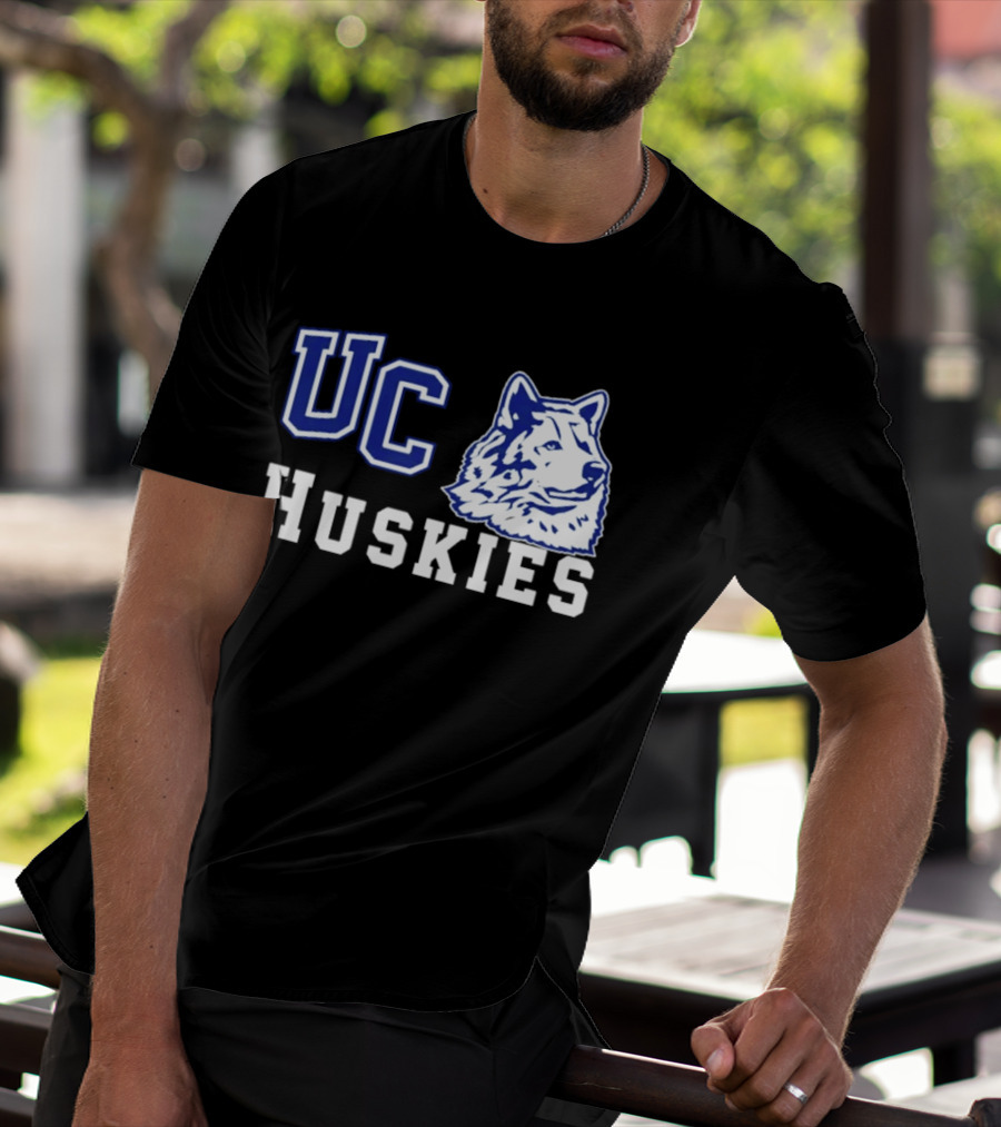 UC Huskies Wolf Head T-Shirt