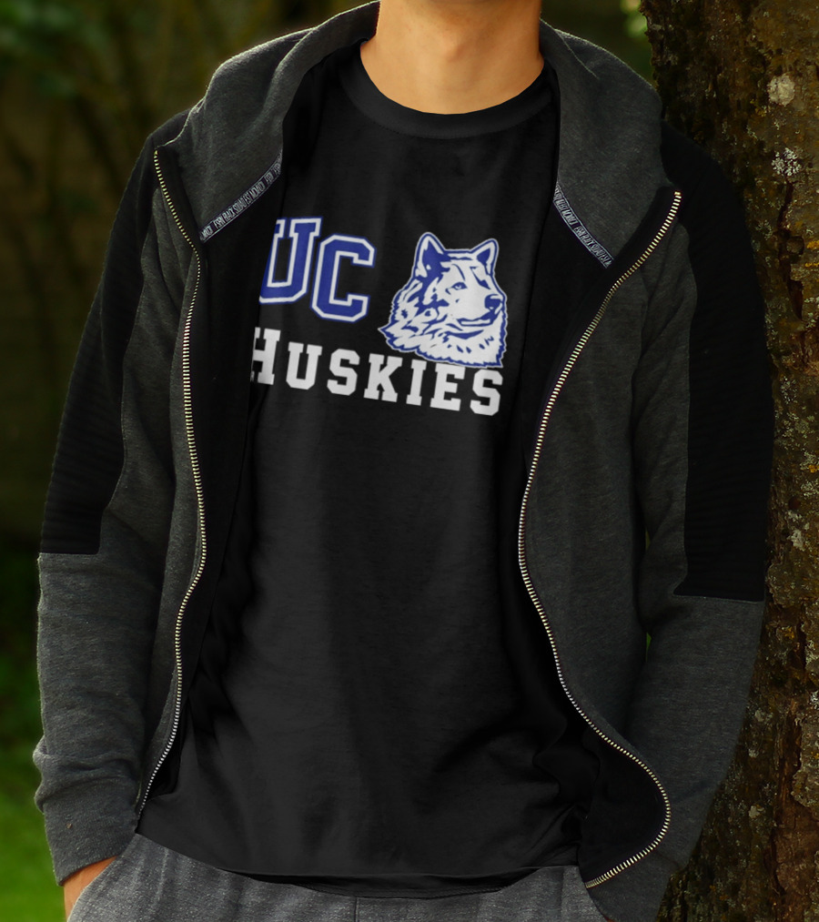UC Huskies Wolf Head T-Shirt