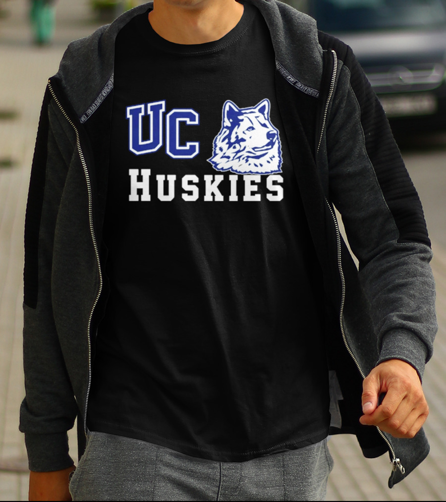 UC Huskies Wolf Head T-Shirt