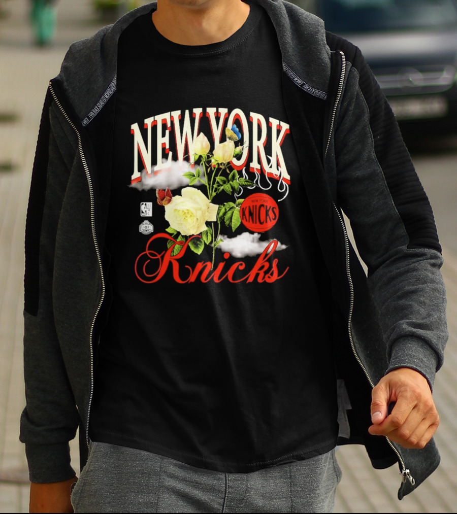 New York Knicks Floral Art With Butterflies And Roses T-Shirt