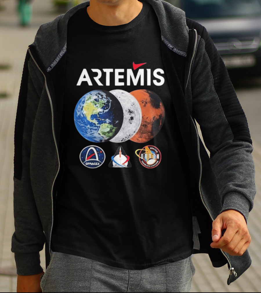 Artemis SpaceX Orion Mission Moon Earth Mars T-Shirt