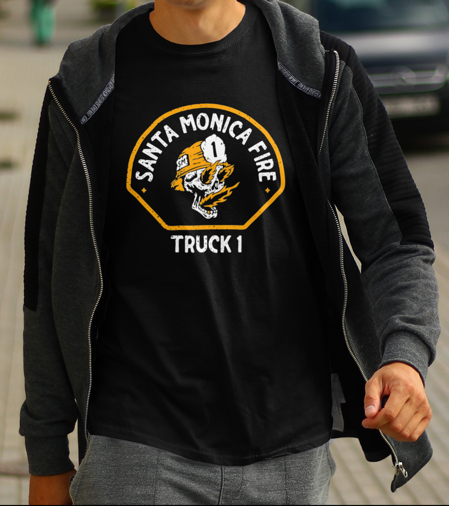 Santa Monica Fire Truck 1 Skull Flame Helmet T-Shirt
