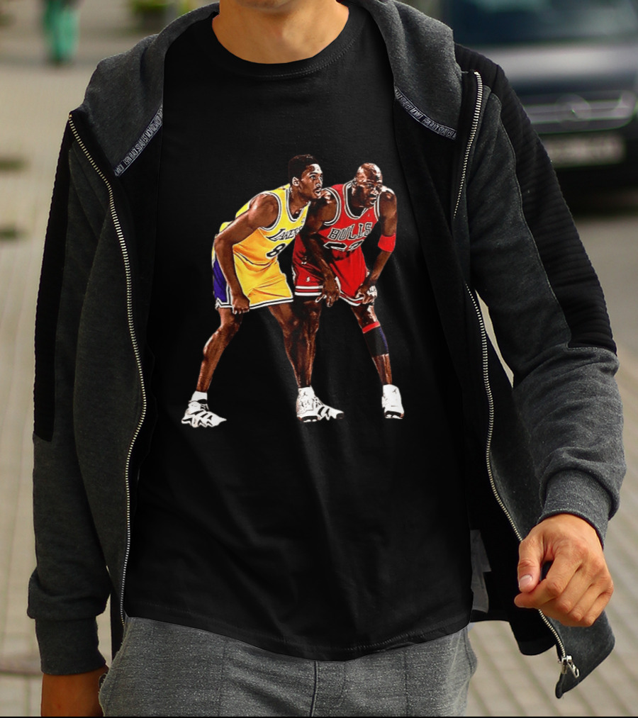 Michael Jordan Vs Kobe Bryant Lakers Vs Bulls NBA Legends Showdown T-Shirt
