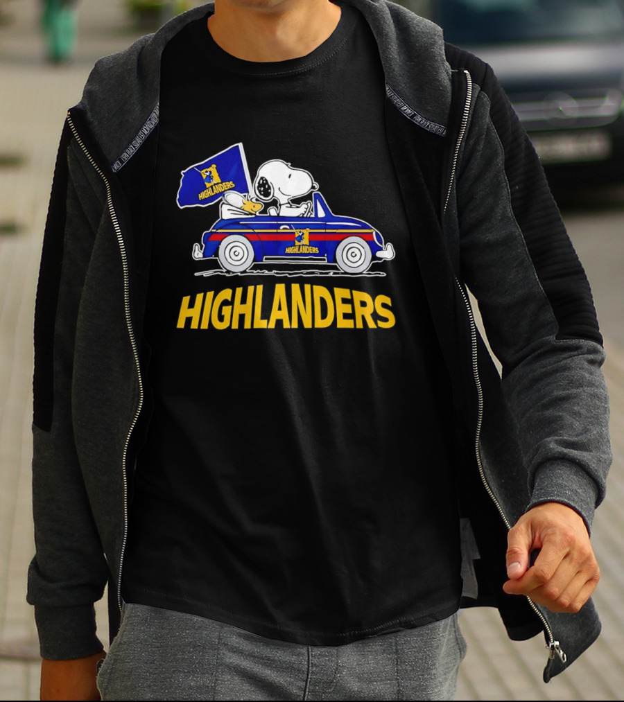 Snoopy And Woodstock Driving Car Cheering Highlanders Rugby T-Shirt