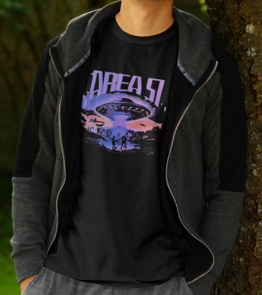 Area 51 UFO Extraterrestrial Invasion Scene T-Shirt