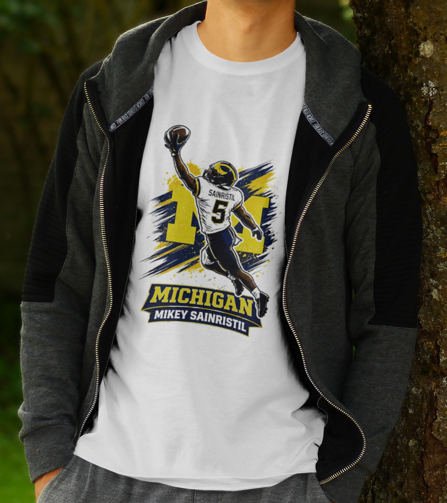 Michigan Mikey Sainristil Catching Football Wolverines Player T-Shirt