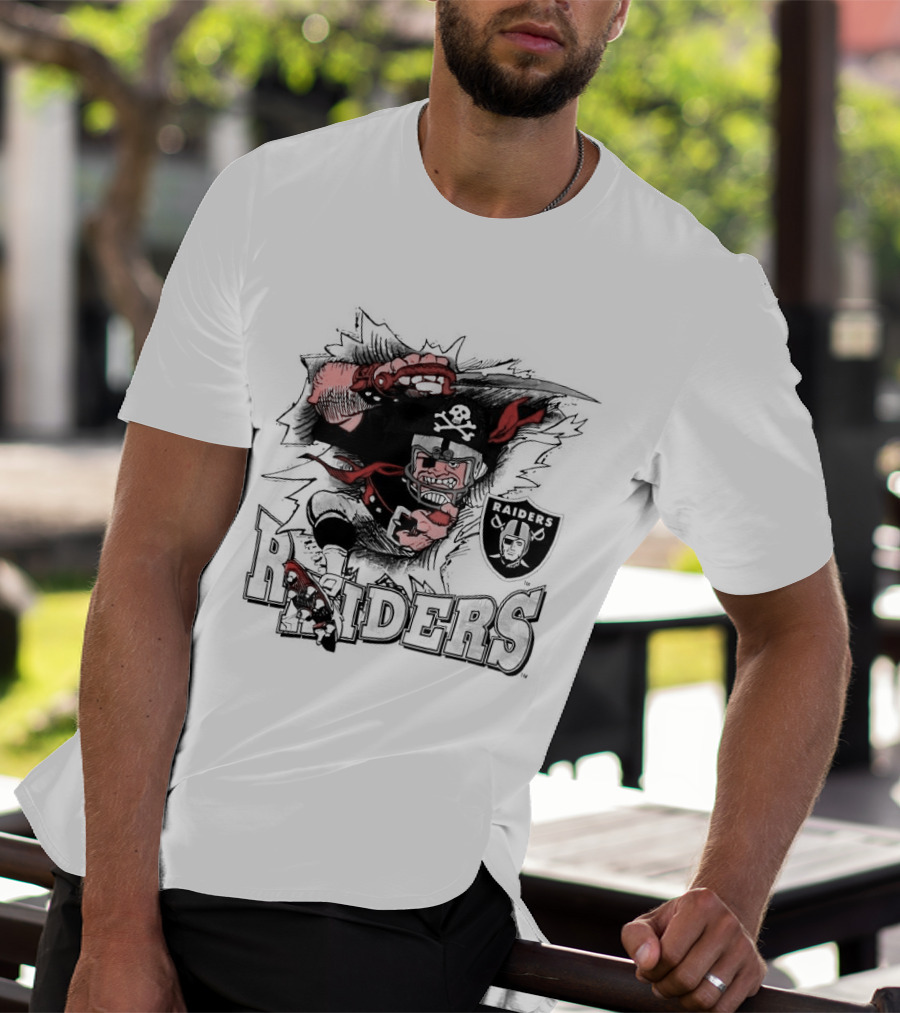 Las Vegas Raiders 1993 Football Skull Pirate Raider T-Shirt