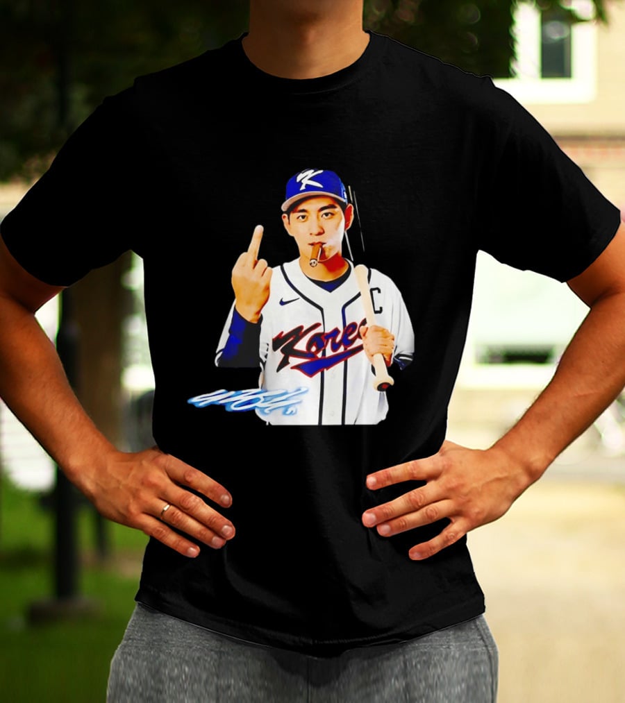 Korea World Baseball Jung Hoo Lee Smoking Cigar Middle Finger T-Shirt