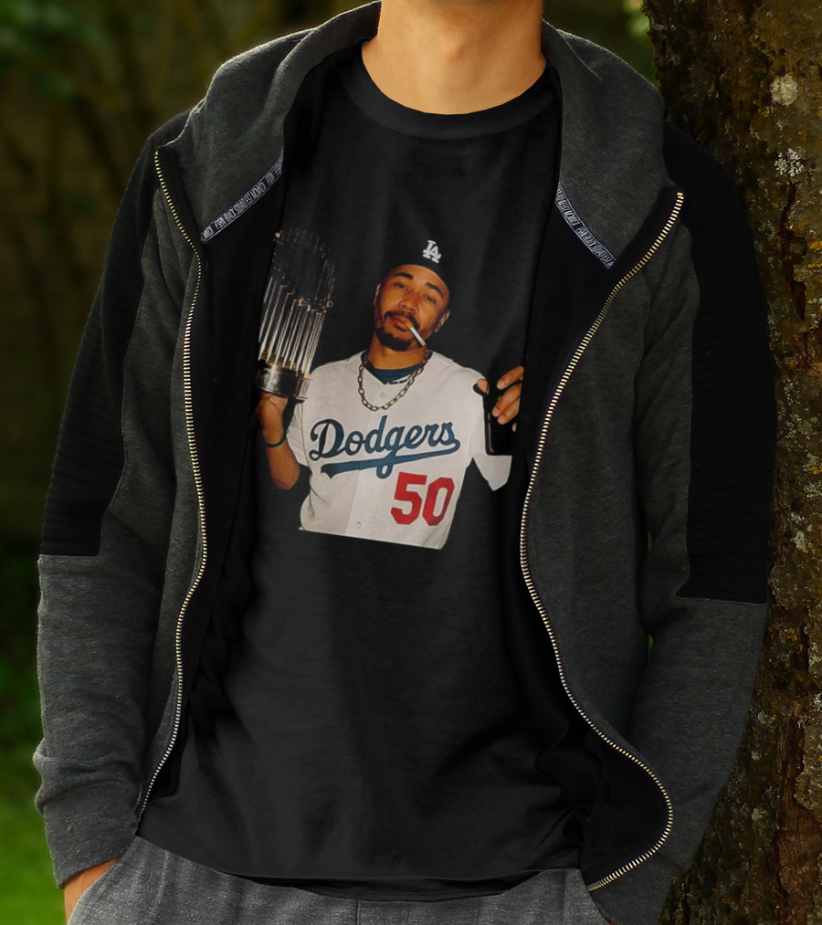 Mookie Betts Dodgers 2025 World Series Champions Celebration Smoking Topps T-Shirt