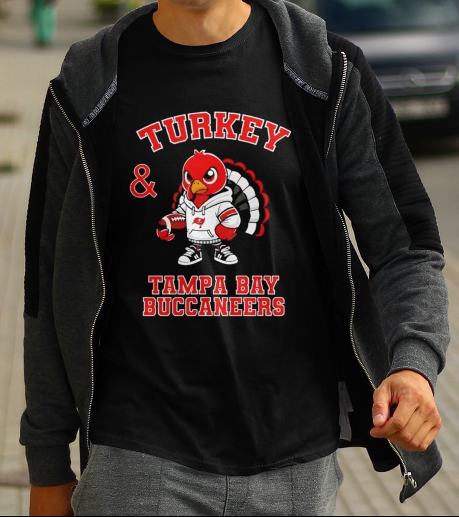 Turkey Tampa Bay Buccaneers Football NFL Happy Thanksgiving Celebration T-Shirt