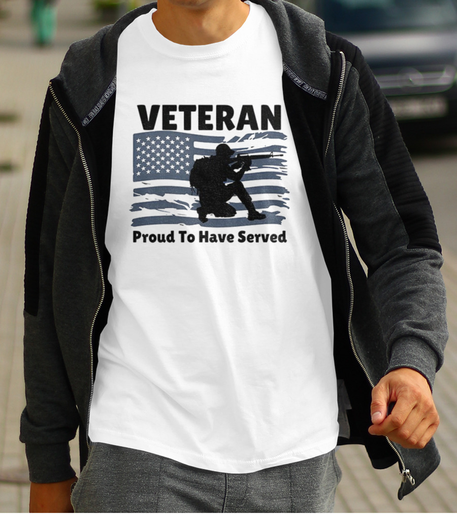 Veteran Proud To Have Served American Flag And Soldier Kneeling T-Shirt