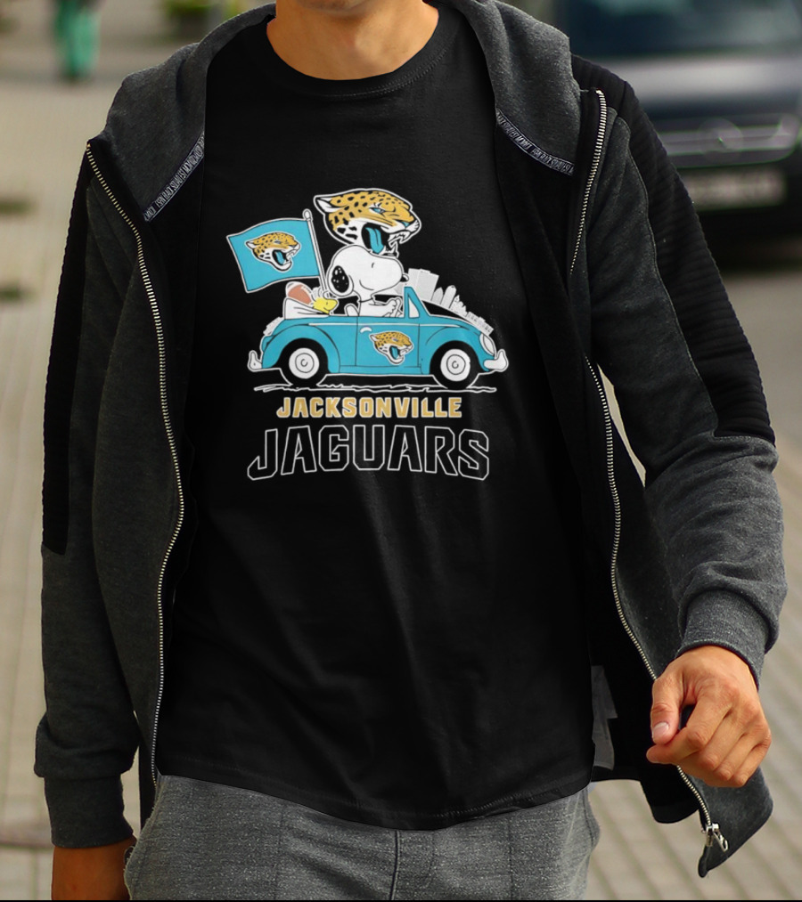 Peanuts Jacksonville Jaguars Snoopy Driving Car With Flag And Football T-Shirt
