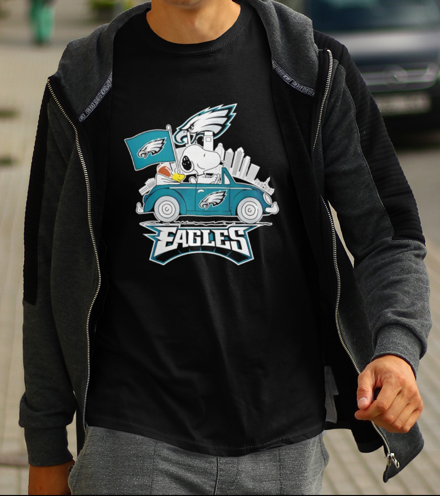 Philadelphia Eagles Snoopy Woodstock Driving Car Football Logo Fan Art T-Shirt