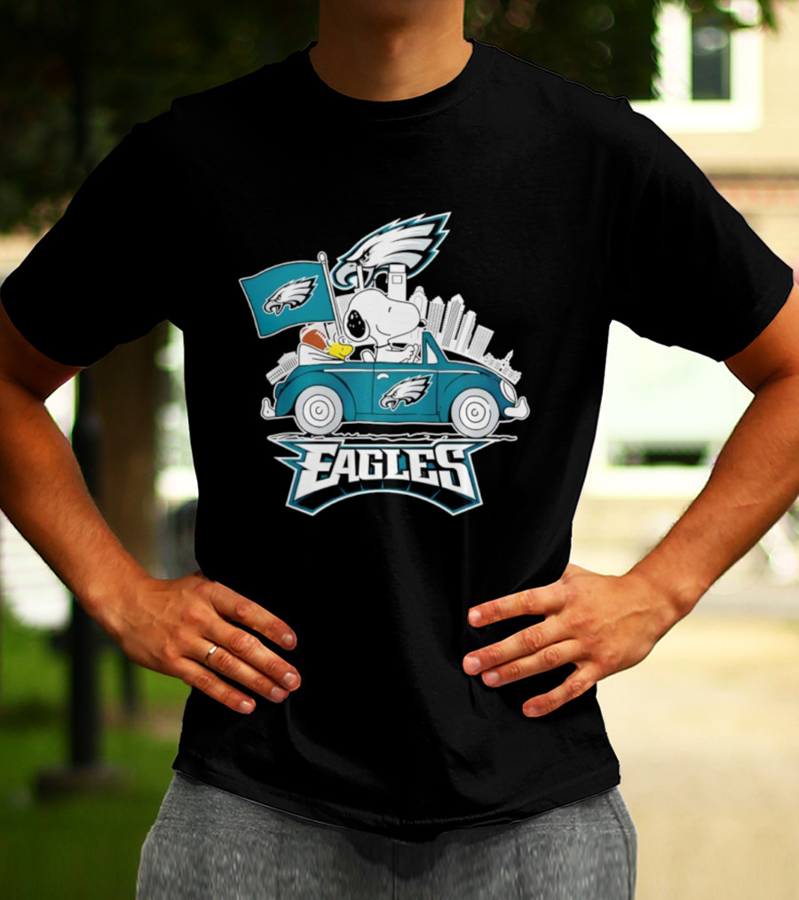 Philadelphia Eagles Snoopy Woodstock Driving Car Football Logo Fan Art T-Shirt