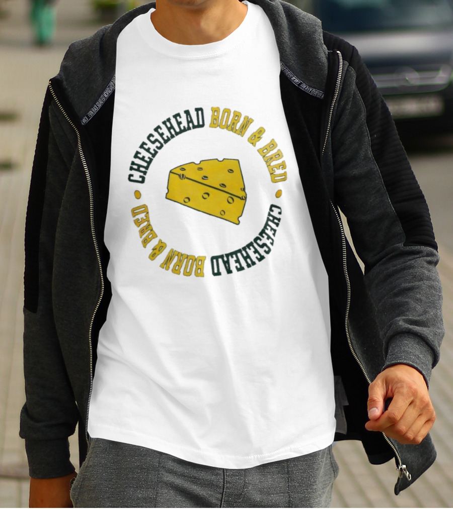 Cheesehead Born And Bred Packers Fan Pride Vintage Style T-Shirt