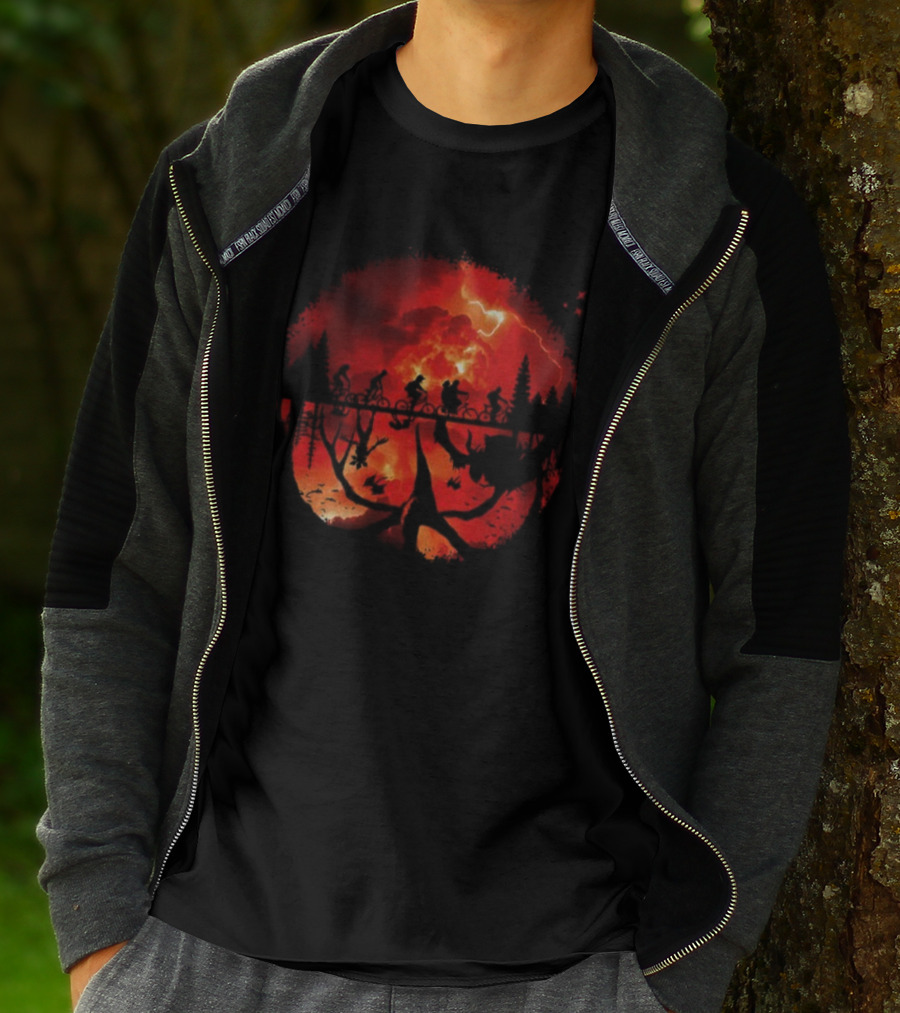 Welcome To The Upside Down 80s Horror TV Show Sunset Scene T-Shirt