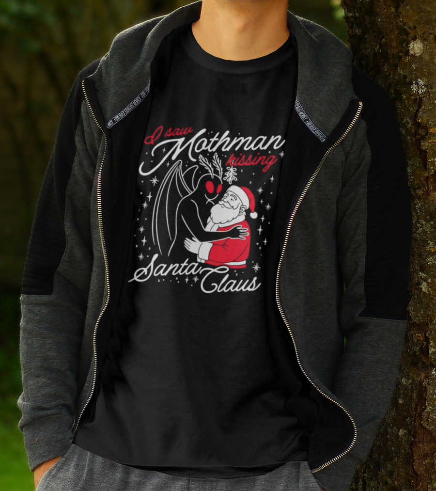 I Saw Mothman Kissing Santa Claus Christmas Holiday T-Shirt
