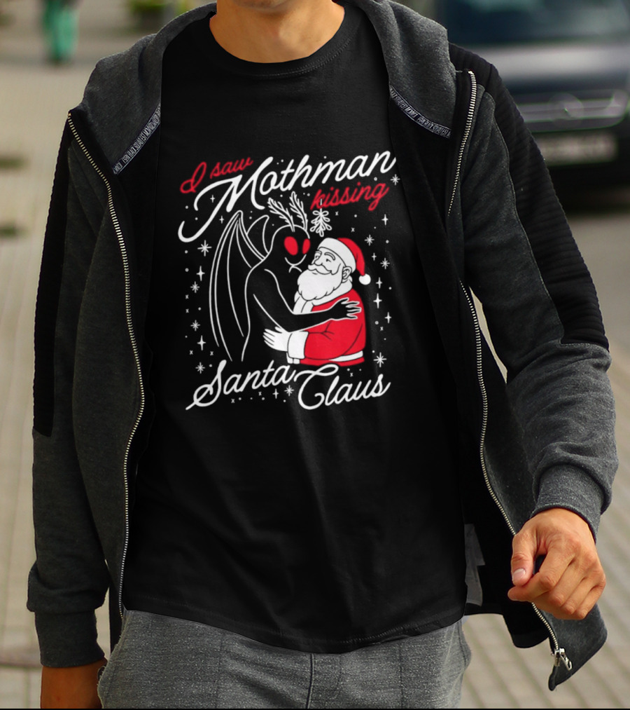 I Saw Mothman Kissing Santa Claus Christmas Holiday T-Shirt