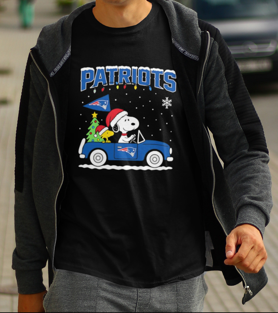 Snoopy Woodstock Santa Christmas New England Patriots Car T-Shirt
