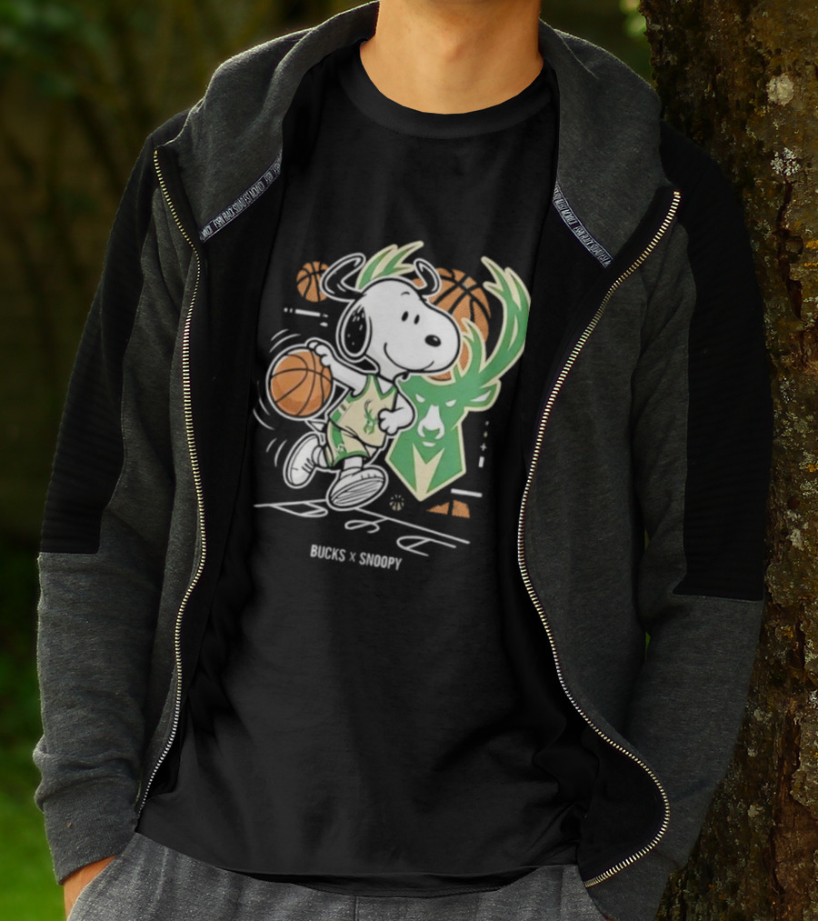 Milwaukee Bucks Snoopy Peanuts NBA Basketball Graphic T-Shirt
