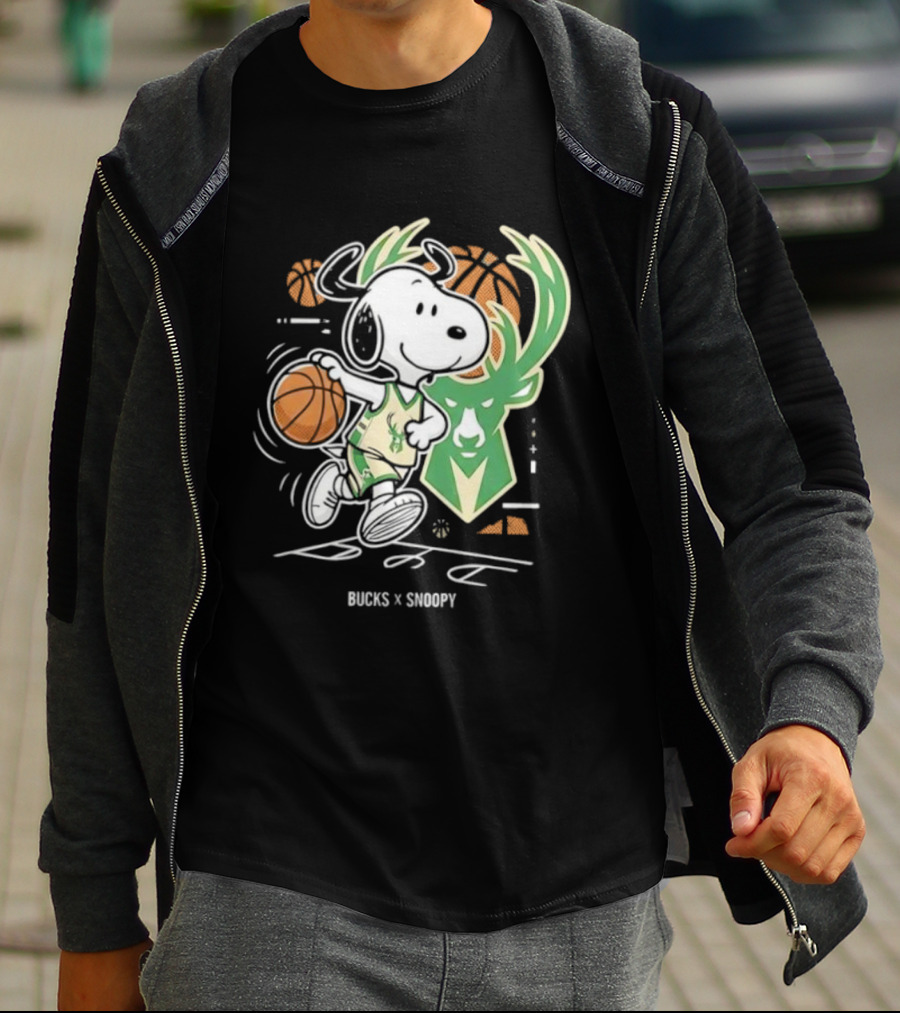 Milwaukee Bucks Snoopy Peanuts NBA Basketball Graphic T-Shirt