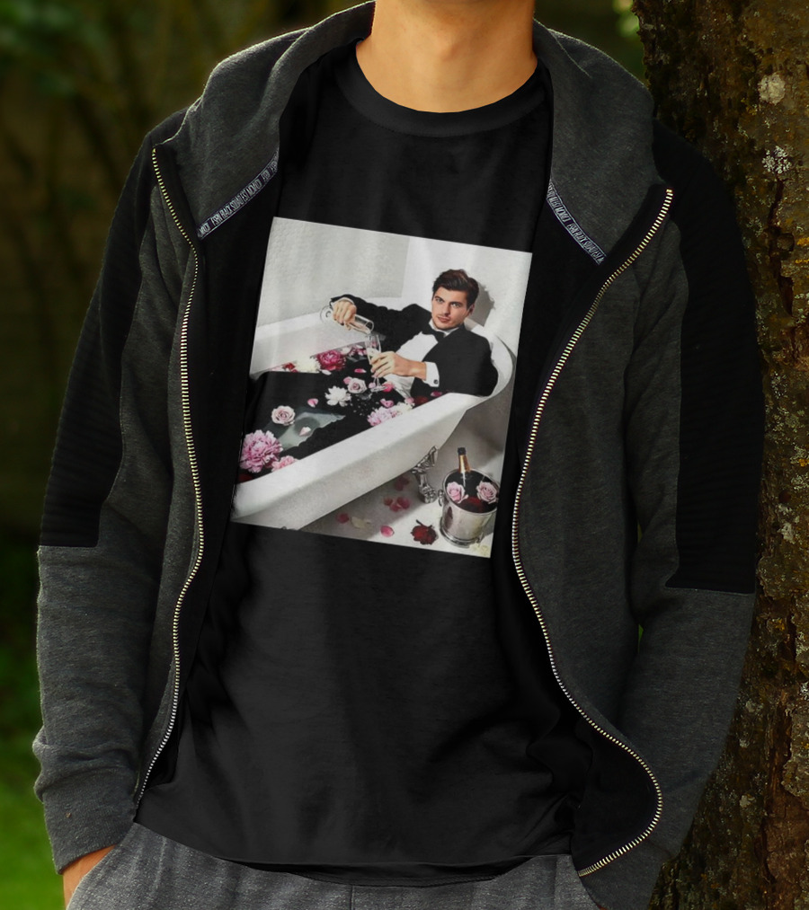 Max Verstappen Oracle Red Bull F1 Elegant Tuxedo Bathtub Roses T-Shirt
