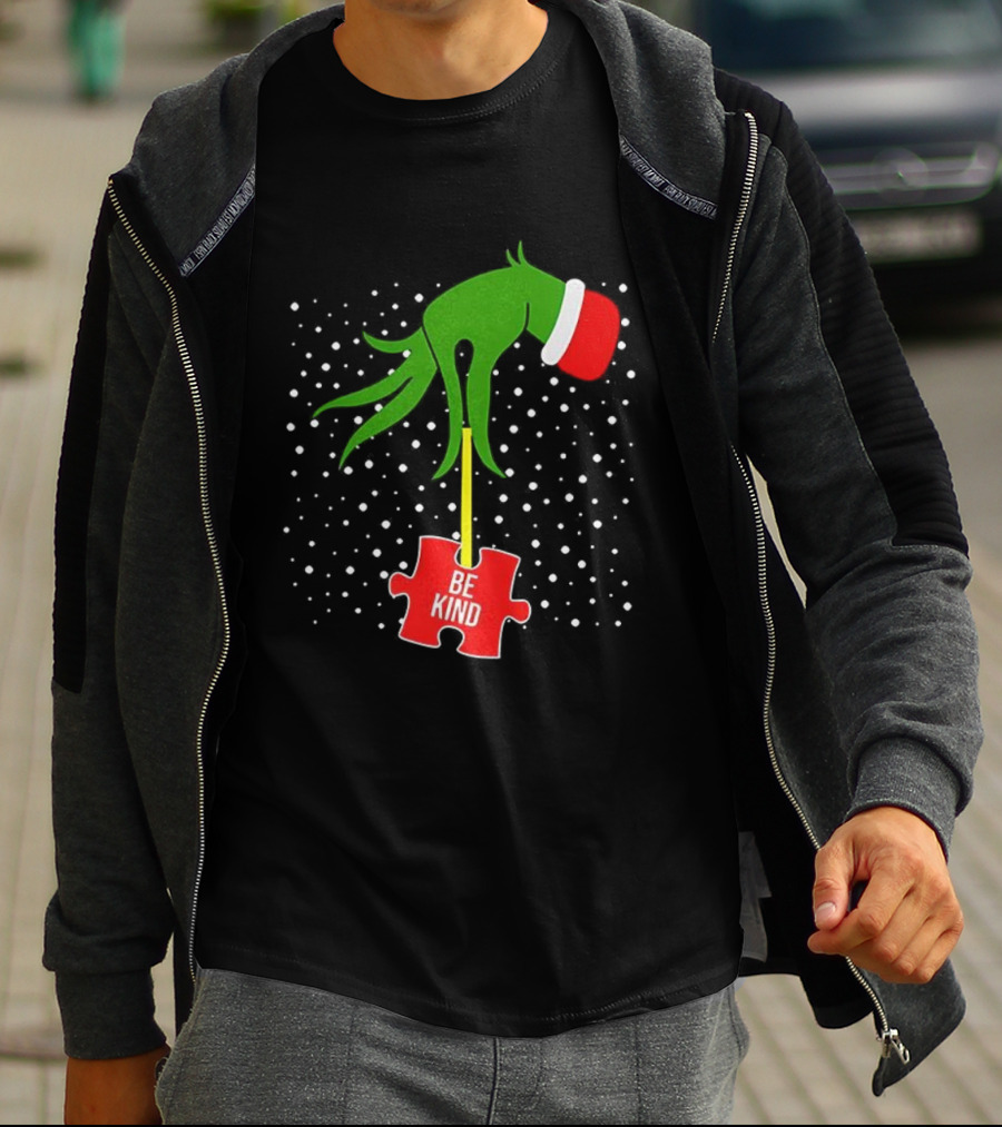 Be Kind Grinch Hand Holding Christmas Autism Awareness Puzzle Piece T-Shirt