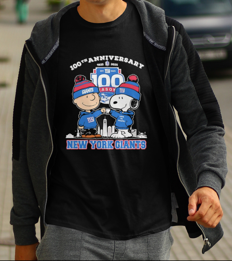 Snoopy And Charlie Brown New York Giants 100th Anniversary 1925 To 2025 T-Shirt