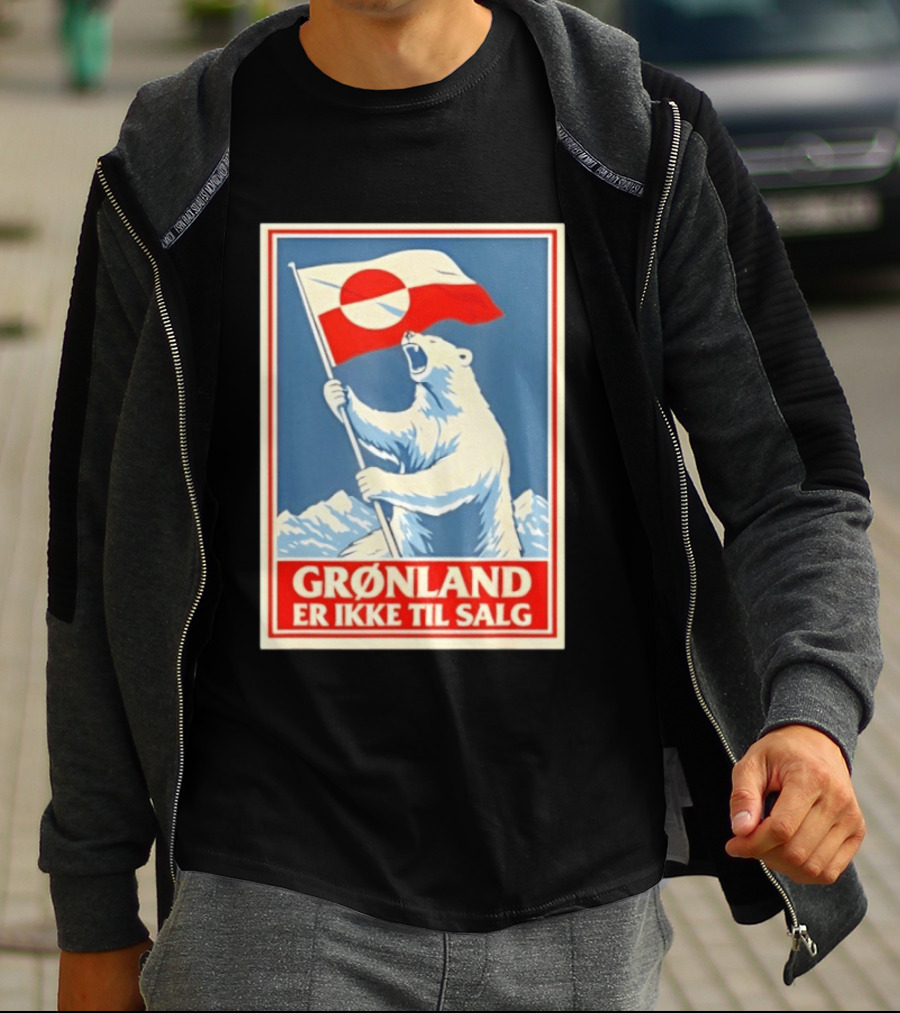 Grønland Er Ikke Til Salg Polar Bear Holding Greenland Flag T-Shirt