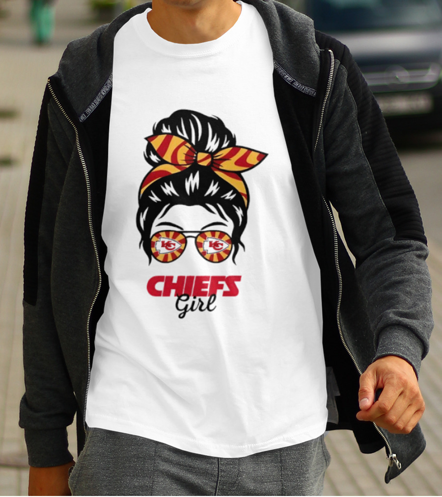 Kansas City Chiefs Girl Messy Bun With Striped Bow And Glasses T-Shirt