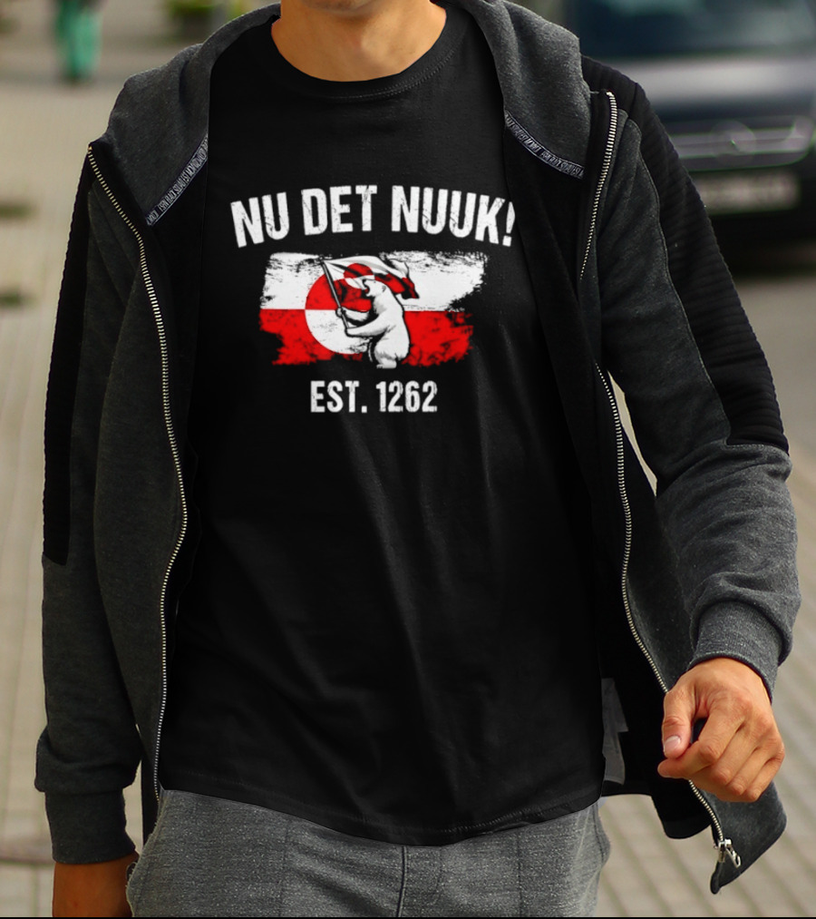 Nu Det Nuuk Greenland Flag Polar Bear Est 1262 T-Shirt