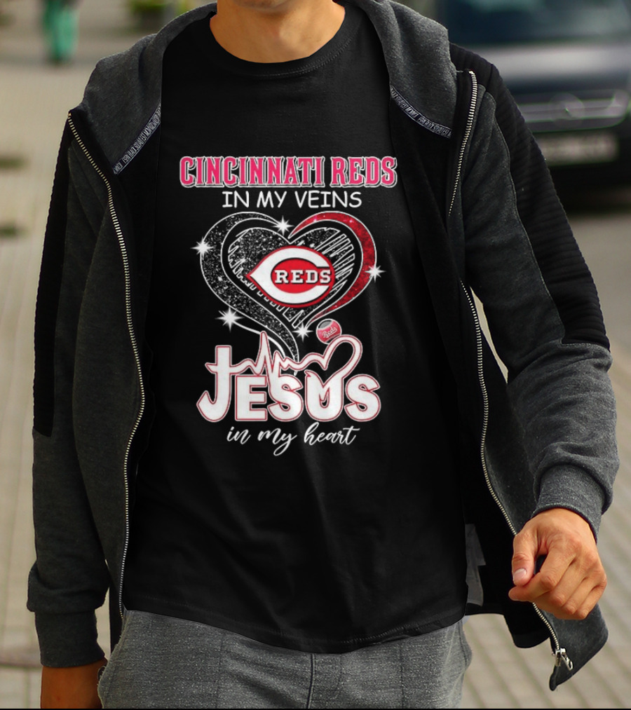 Cincinnati Reds In My Veins Jesus In My Heart Bling Bling Christian Heart T-Shirt