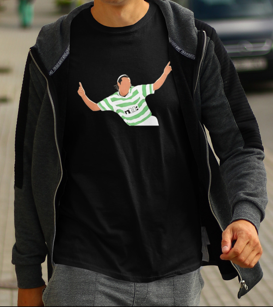 Henrik Larsson Celebrating In Celtic FC Hoops With Ntl Sponsorship T-Shirt