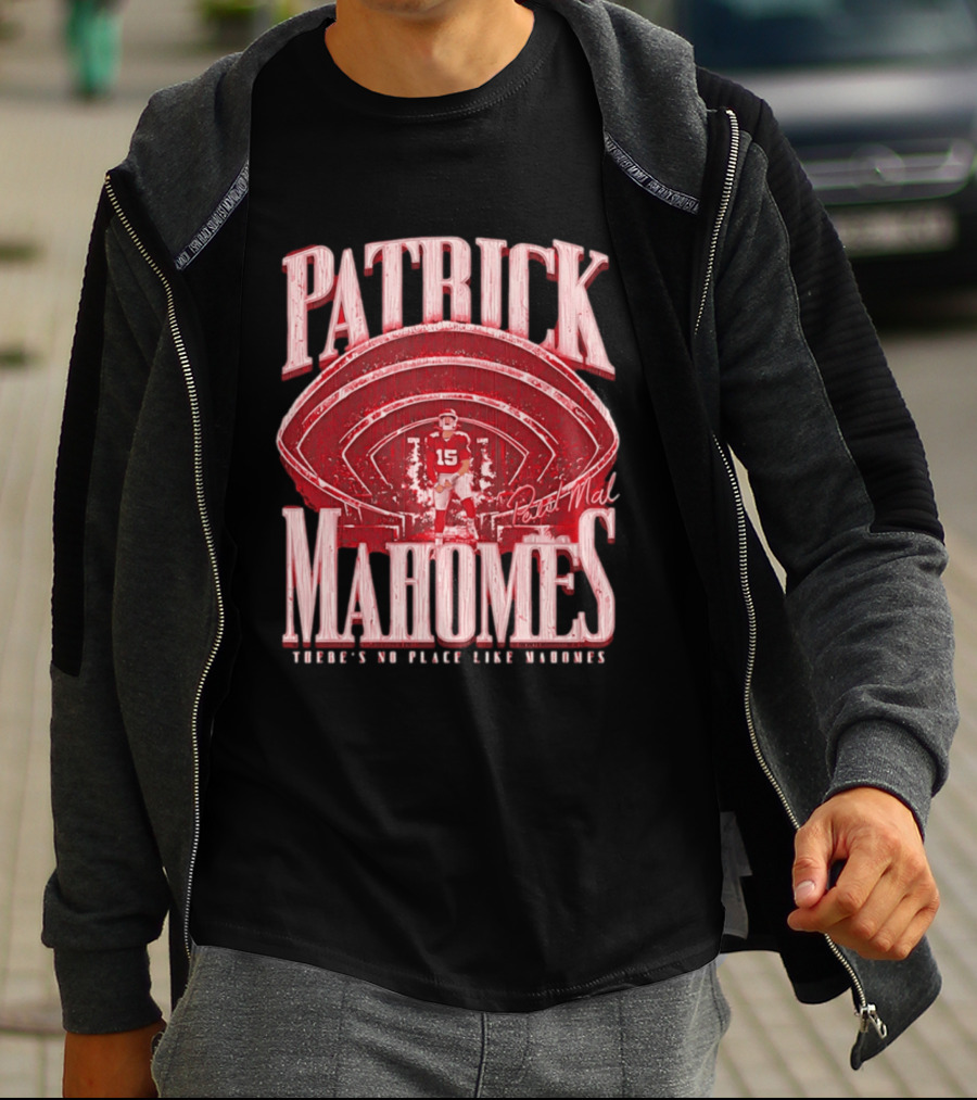 Patrick Mahomes Kansas City Chiefs Tunnel Entrance There's No Place Like Mahomes T-Shirt