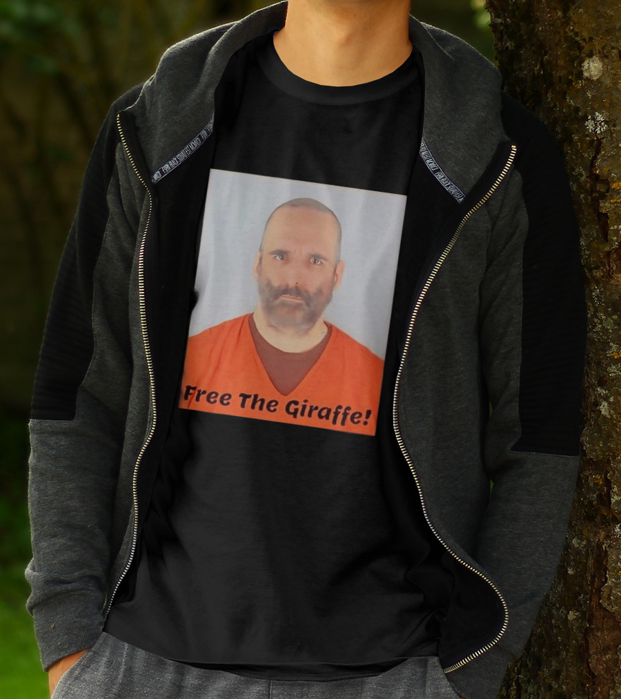 Free The Giraffe Shot Funny Jail Photo T-Shirt