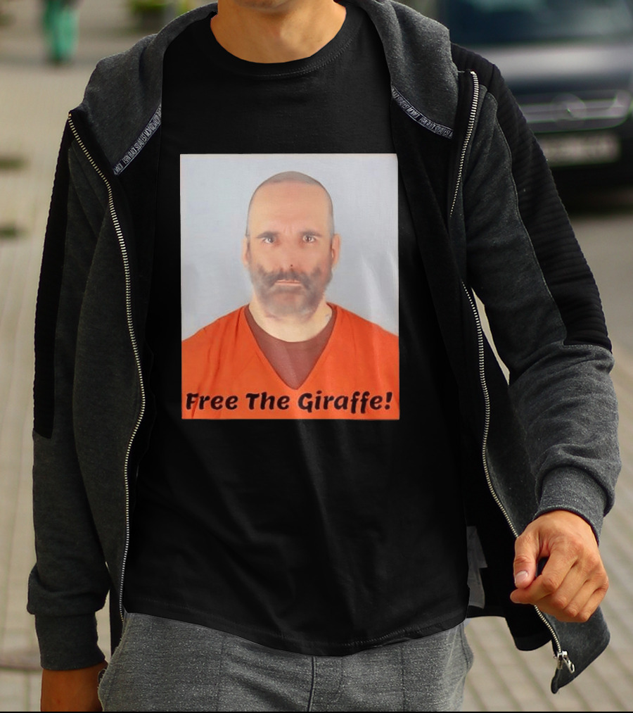Free The Giraffe Shot Funny Jail Photo T-Shirt