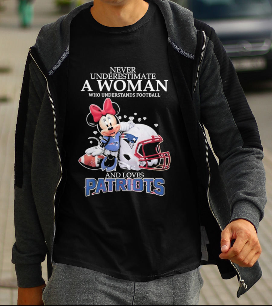 Minnie Mouse Never Underestimate A Woman Who Understands Football And Loves Patriots T-Shirt