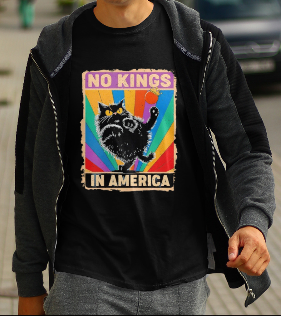 No Kings In America Black Cat Anti Trump Rainbow Kingslayer T-Shirt
