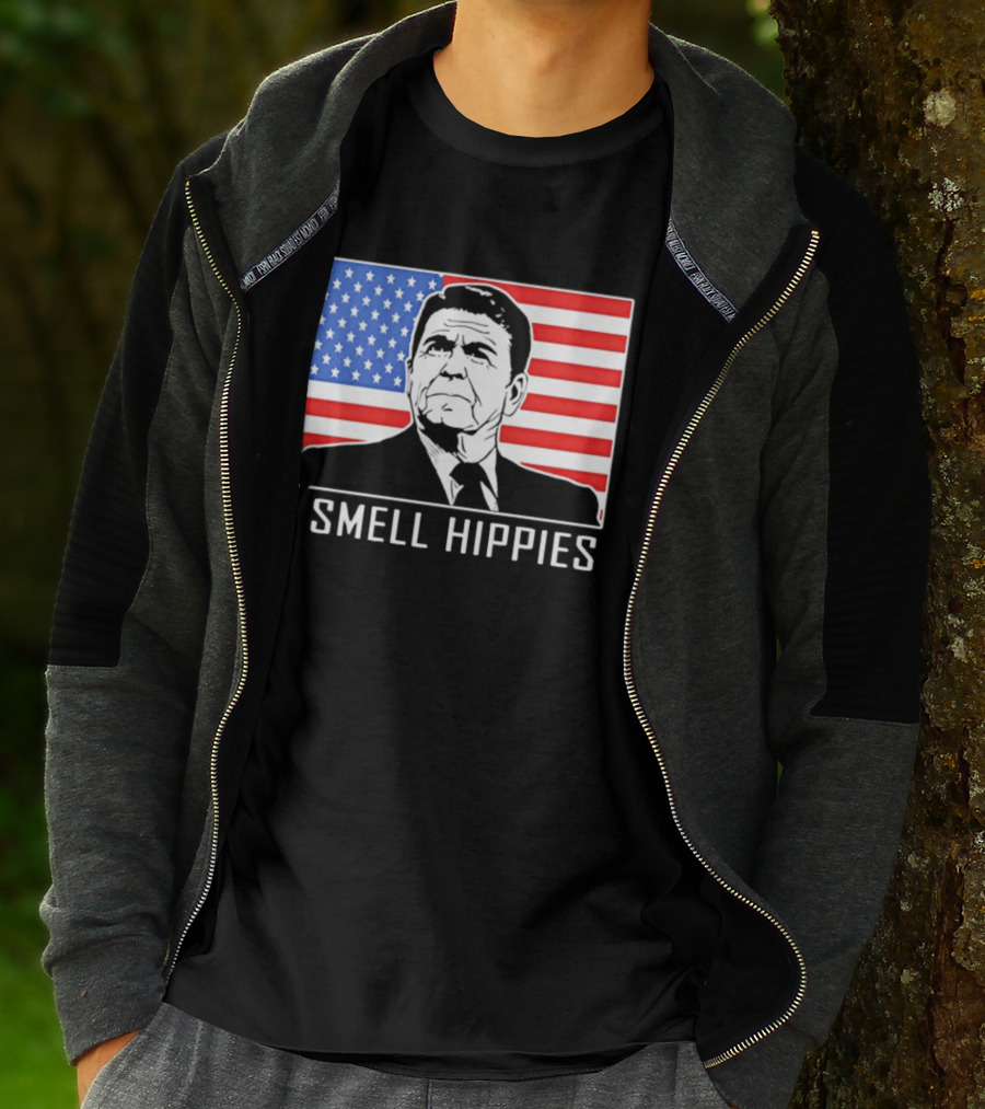 I Smell Hippies Ronald Reagan American Flag Stars And Stripes T-Shirt