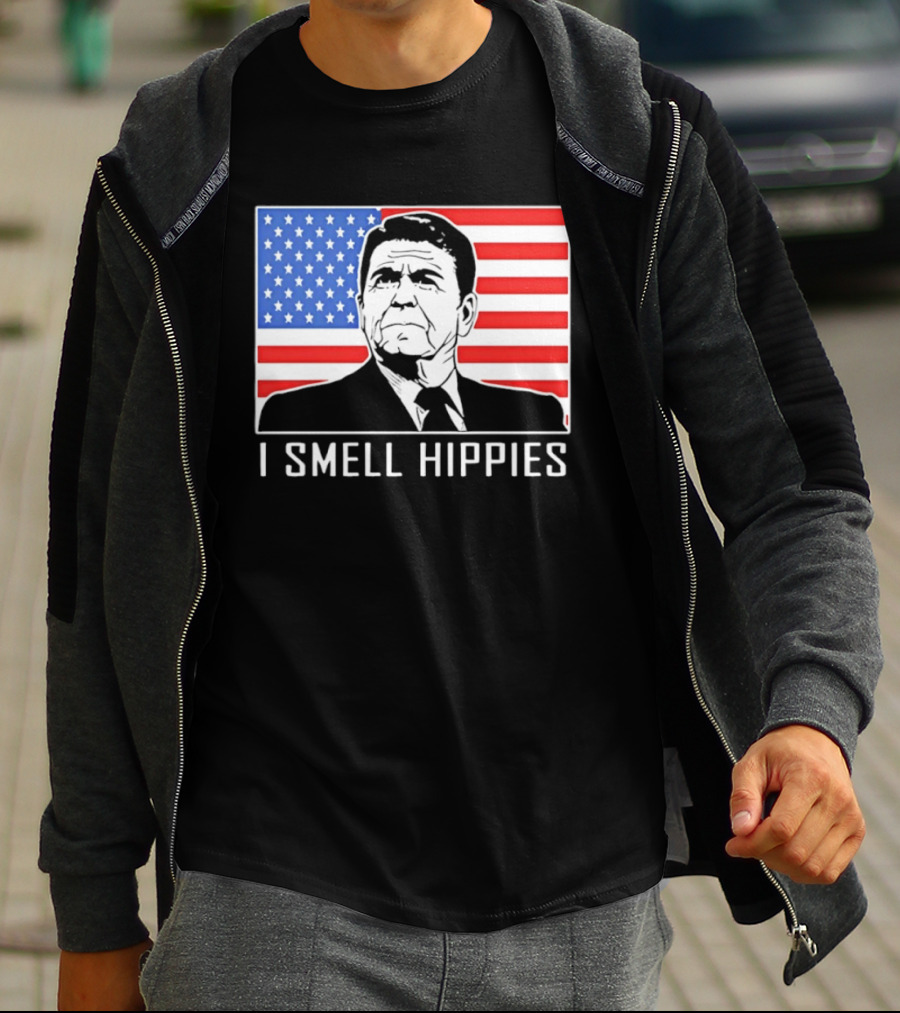 I Smell Hippies Ronald Reagan American Flag Stars And Stripes T-Shirt