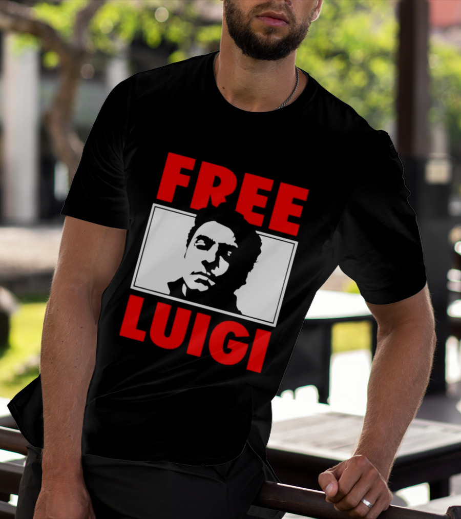 Free Luigi Mangione Shot Face Red T-Shirt