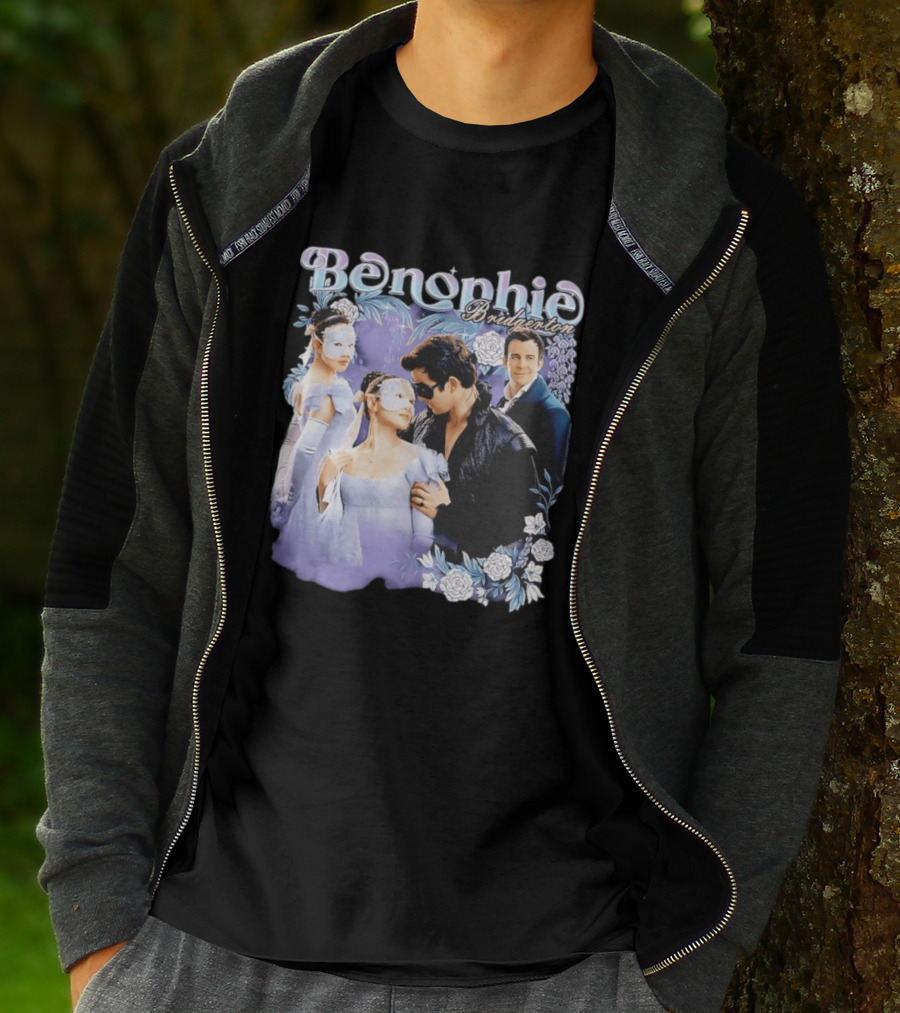 Benophie Bridgerton Romance Masquerade Fantasy Roses T-Shirt